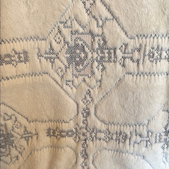 Rebecca Elliot Cream and Gray Faux Fur Vest - Picture 5 of 10